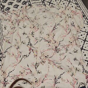 Summer Top with ties at neck